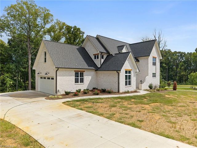 293 Old Heritage Drive, Winston-salem, NC 27107