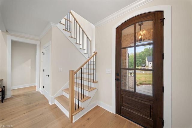 293 Old Heritage Drive, Winston-salem, NC 27107