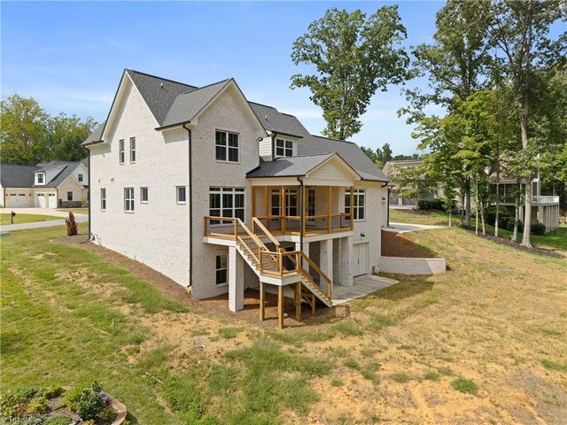 293 Old Heritage Drive, Winston-salem, NC 27107
