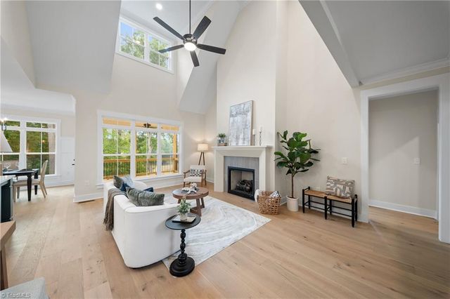 293 Old Heritage Drive, Winston-salem, NC 27107