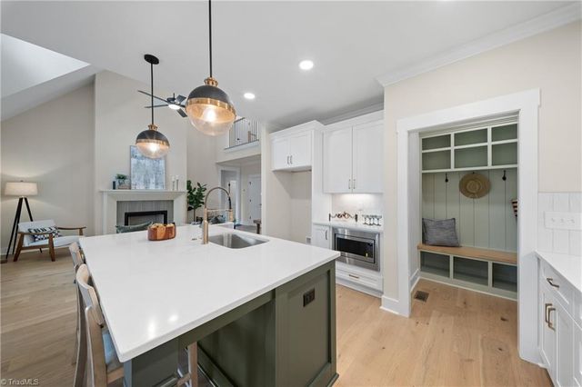 293 Old Heritage Drive, Winston-salem, NC 27107