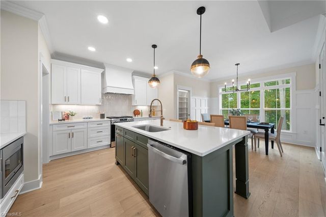 293 Old Heritage Drive, Winston-salem, NC 27107