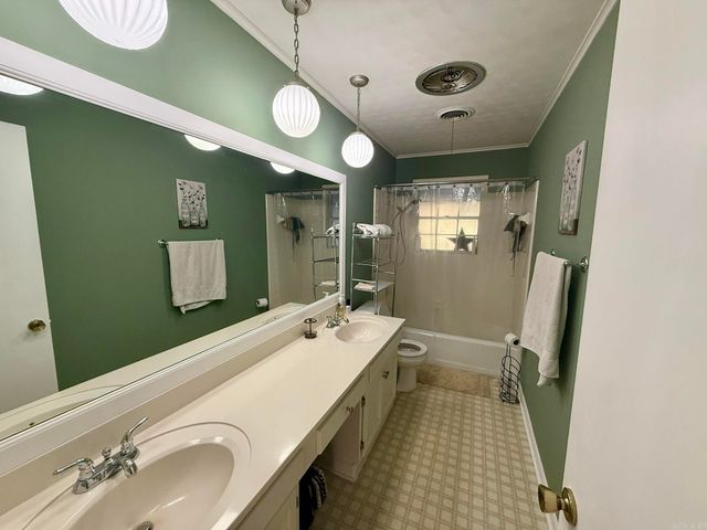 123 Berg Avenue, Camden, AR 71701