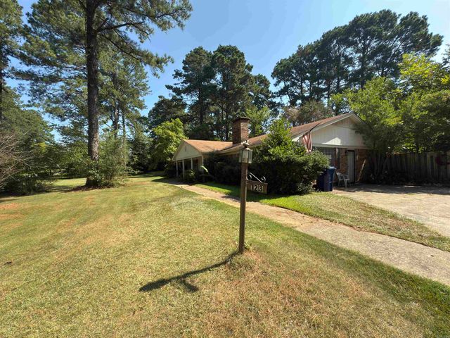 123 Berg Avenue, Camden, AR 71701