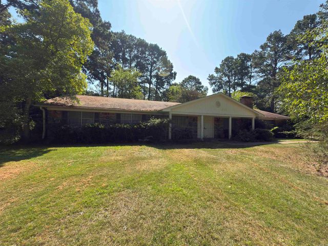 123 Berg Avenue, Camden, AR 71701