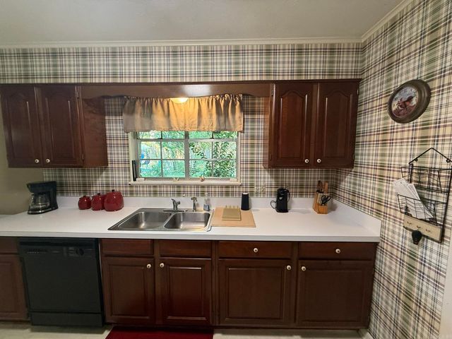 123 Berg Avenue, Camden, AR 71701