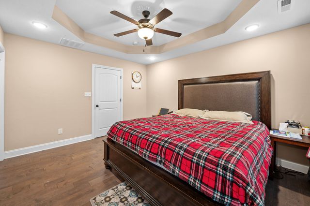 240 Azalea Dr, Oak Grove, KY 42262