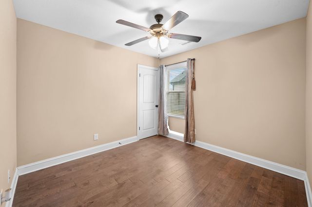 240 Azalea Dr, Oak Grove, KY 42262