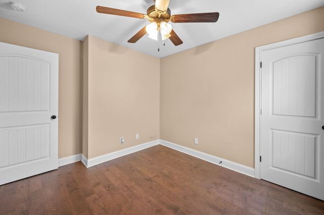 240 Azalea Dr, Oak Grove, KY 42262