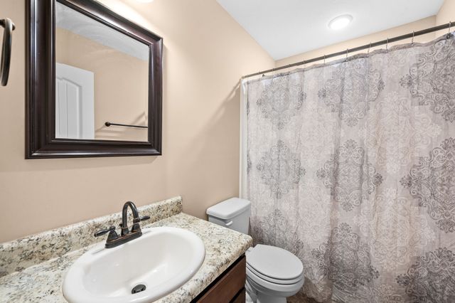 240 Azalea Dr, Oak Grove, KY 42262