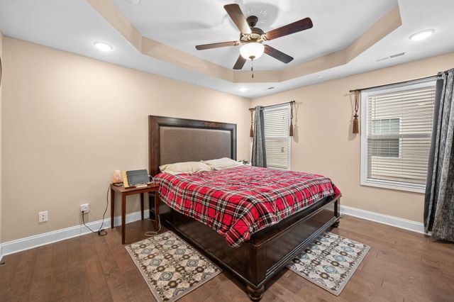 240 Azalea Dr, Oak Grove, KY 42262