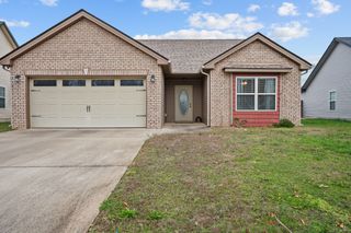 240 Azalea Dr, Oak Grove, KY 42262
