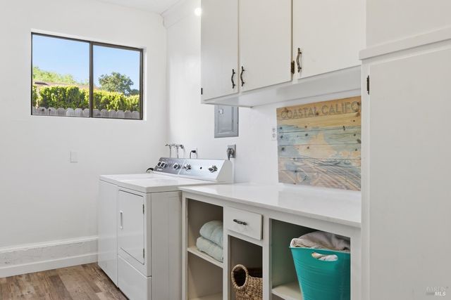 727 Cindy Ln, Petaluma, CA 94952