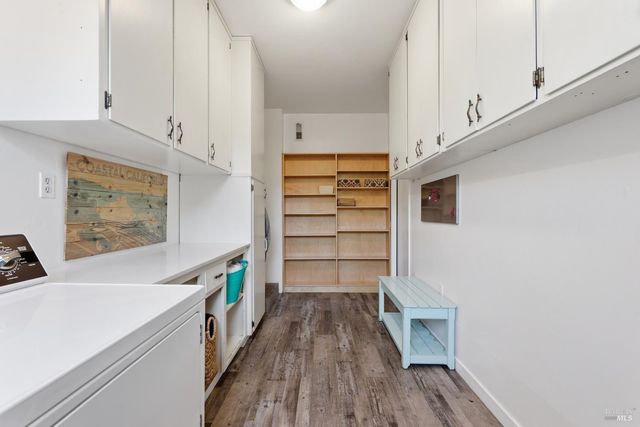 727 Cindy Ln, Petaluma, CA 94952