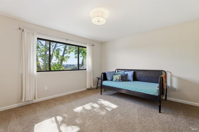 727 Cindy Ln, Petaluma, CA 94952