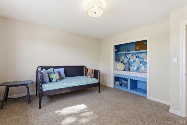 727 Cindy Ln, Petaluma, CA 94952