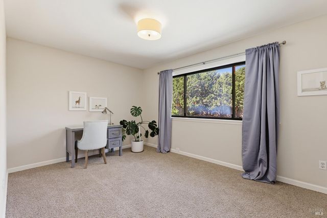 727 Cindy Ln, Petaluma, CA 94952