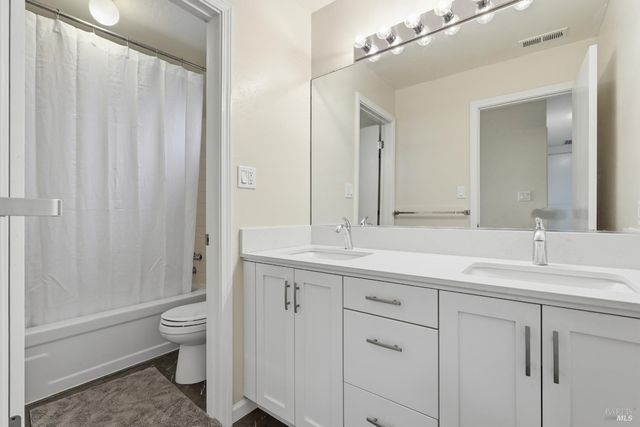 727 Cindy Ln, Petaluma, CA 94952