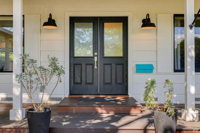 727 Cindy Ln, Petaluma, CA 94952