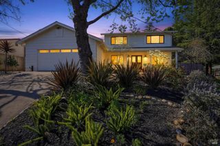 727 Cindy Ln, Petaluma, CA 94952