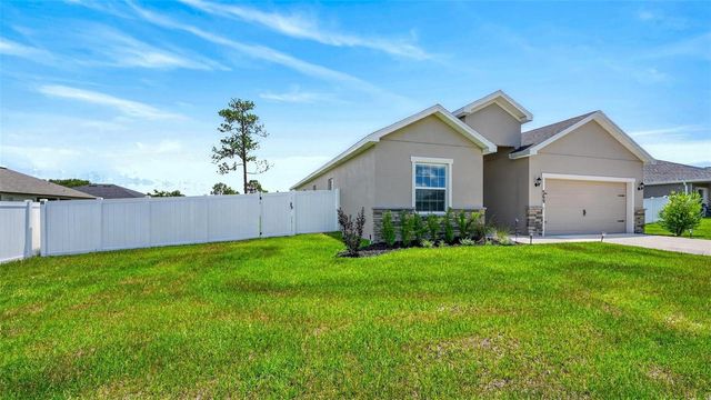 569 SILVER COURSE RADIAL, Ocala, FL 34472