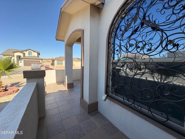 2836 Bear Rock Place, El Paso, TX 79938