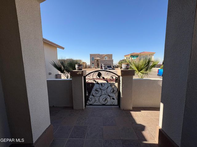 2836 Bear Rock Place, El Paso, TX 79938