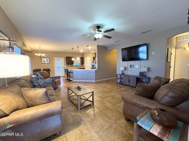 2836 Bear Rock Place, El Paso, TX 79938