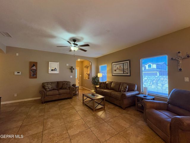 2836 Bear Rock Place, El Paso, TX 79938