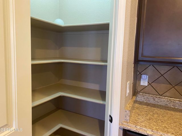 2836 Bear Rock Place, El Paso, TX 79938