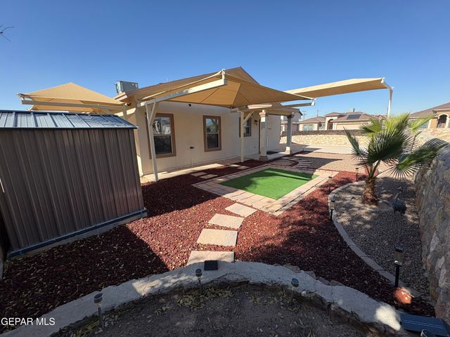 2836 Bear Rock Place, El Paso, TX 79938