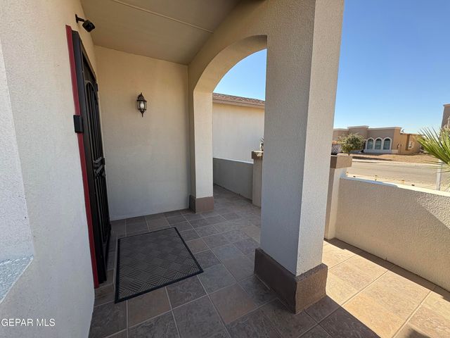 2836 Bear Rock Place, El Paso, TX 79938