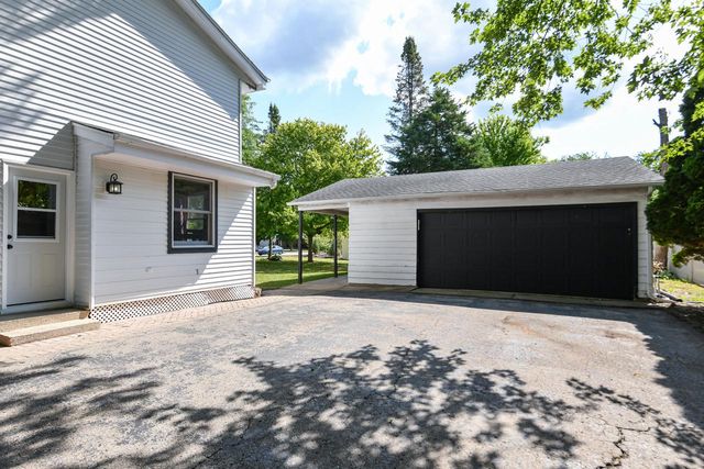 45 N Maria DRIVE, Elkhorn, WI 53121