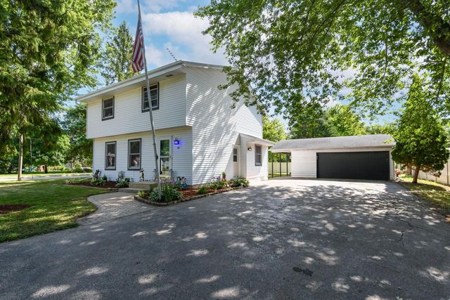 45 N Maria DRIVE, Elkhorn, WI 53121