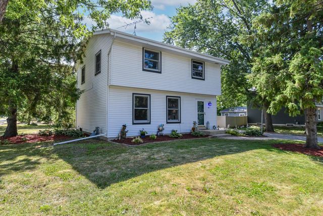 45 N Maria DRIVE, Elkhorn, WI 53121