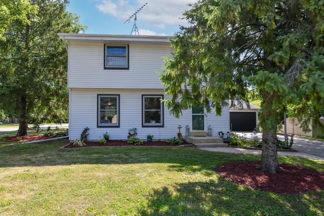 45 N Maria DRIVE, Elkhorn, WI 53121