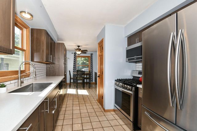 45 N Maria DRIVE, Elkhorn, WI 53121