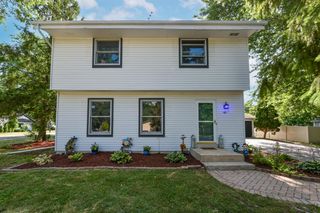 45 N Maria DRIVE, Elkhorn, WI 53121