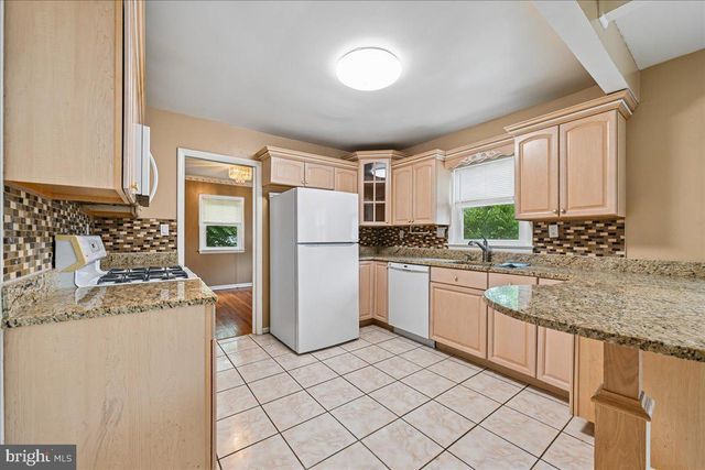 6703 VANESSA DR, Lanham, MD 20706