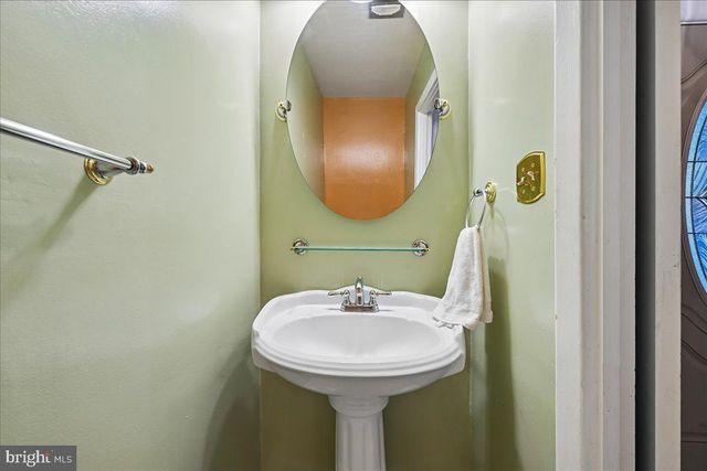 6703 VANESSA DR, Lanham, MD 20706