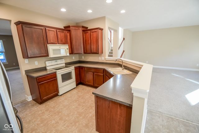 5202 Hearst Lane, Indianapolis, IN 46239