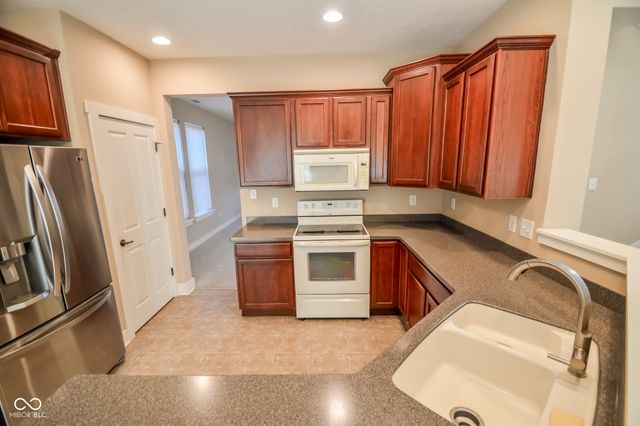 5202 Hearst Lane, Indianapolis, IN 46239