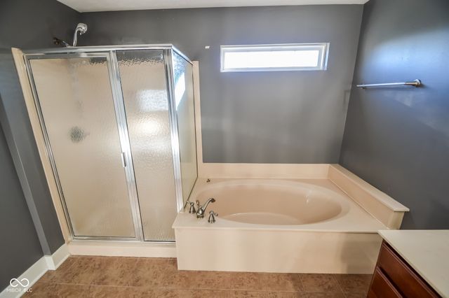 5202 Hearst Lane, Indianapolis, IN 46239