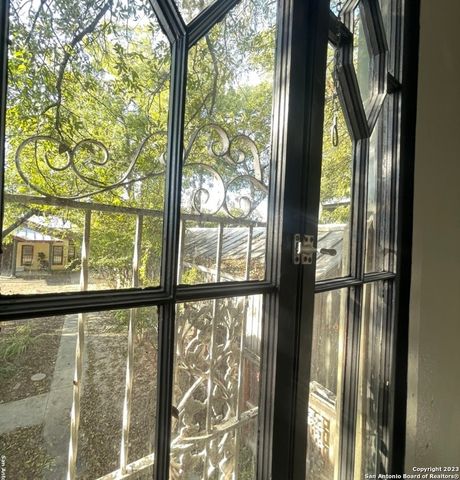 115 Camargo REAR, San Antonio, TX 78210