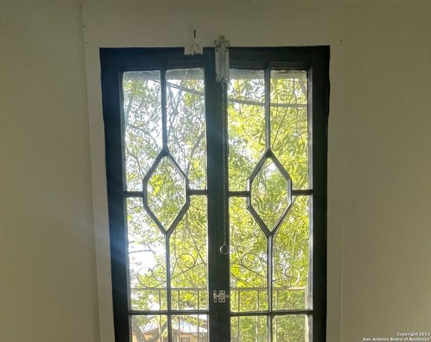 115 Camargo REAR, San Antonio, TX 78210