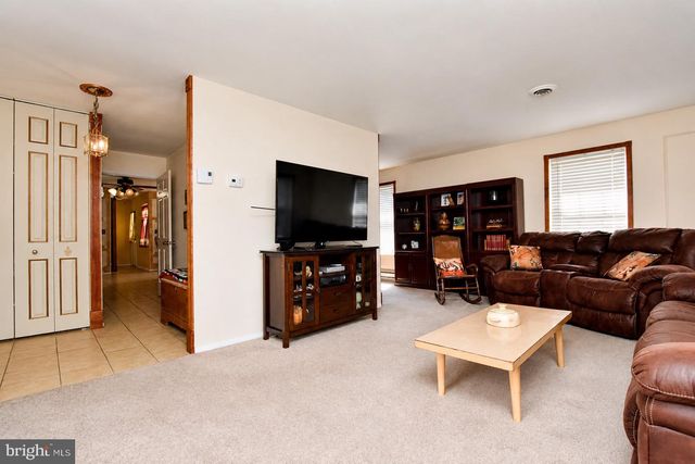 3 ANDOVER CT, Southampton, NJ 08088