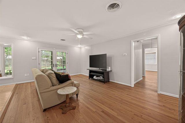 10807 Oasis Drive, Houston, TX 77096