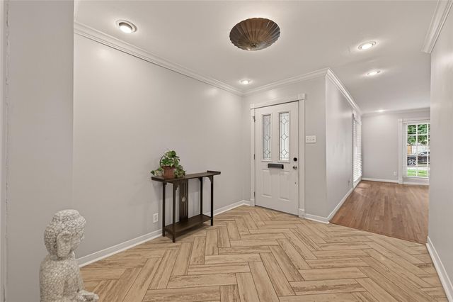 10807 Oasis Drive, Houston, TX 77096