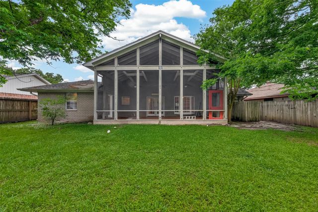 10807 Oasis Drive, Houston, TX 77096
