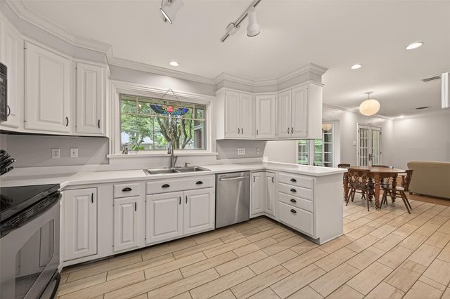 10807 Oasis Drive, Houston, TX 77096